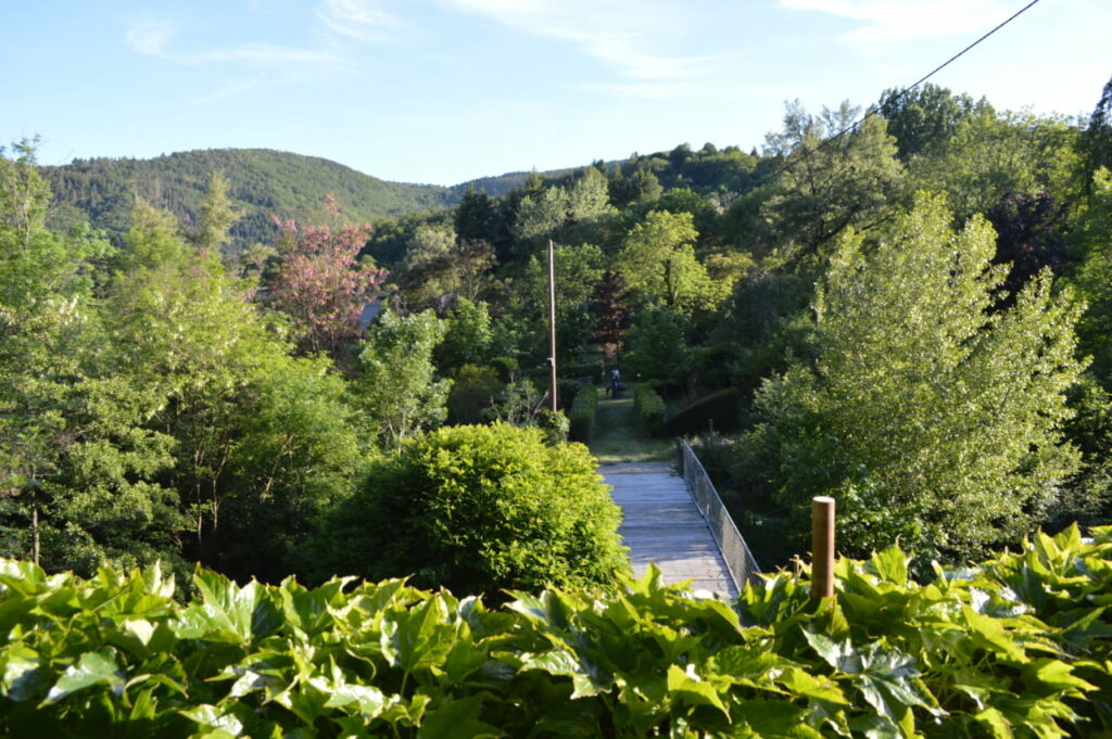 Vue sur le pont et jardin d agrement
